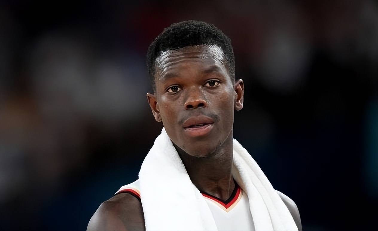 Uzi在老鹰比赛中出色防守,关键助攻引发热议! Uzi在老鹰比赛中出色防守,关键助攻引发热议!